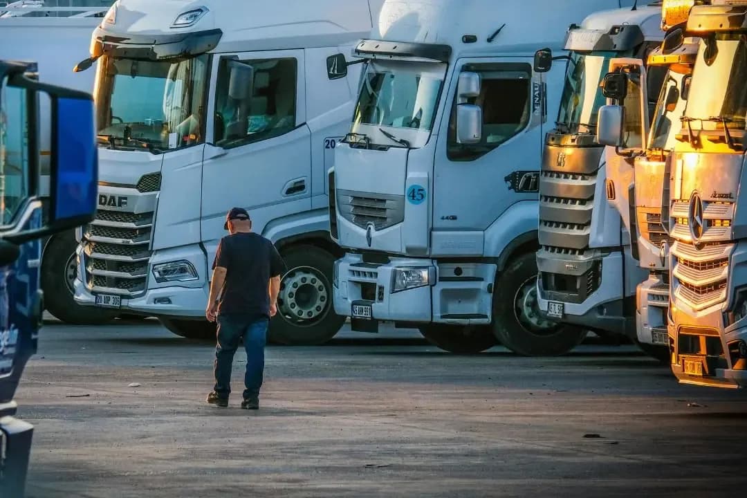 Caro carburanti, il Governo stanzia 175 milioni ma la protesta non si placa: il 27 ottobre corteo a Roma